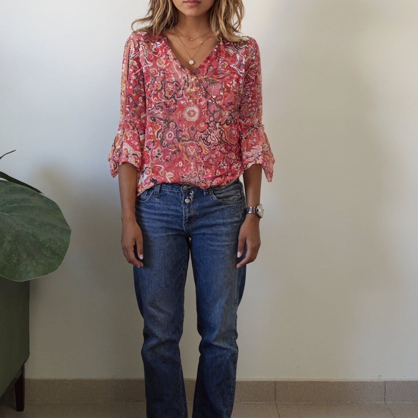 Rot gemusterte Bluse im Bohemian-Stil