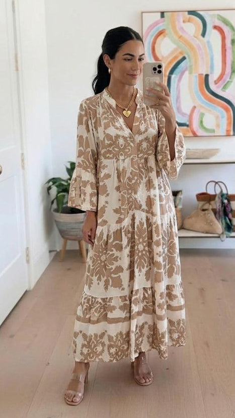 Attraktives Maxikleid mit V-Ausschnitt und 3/4-Ärmeln