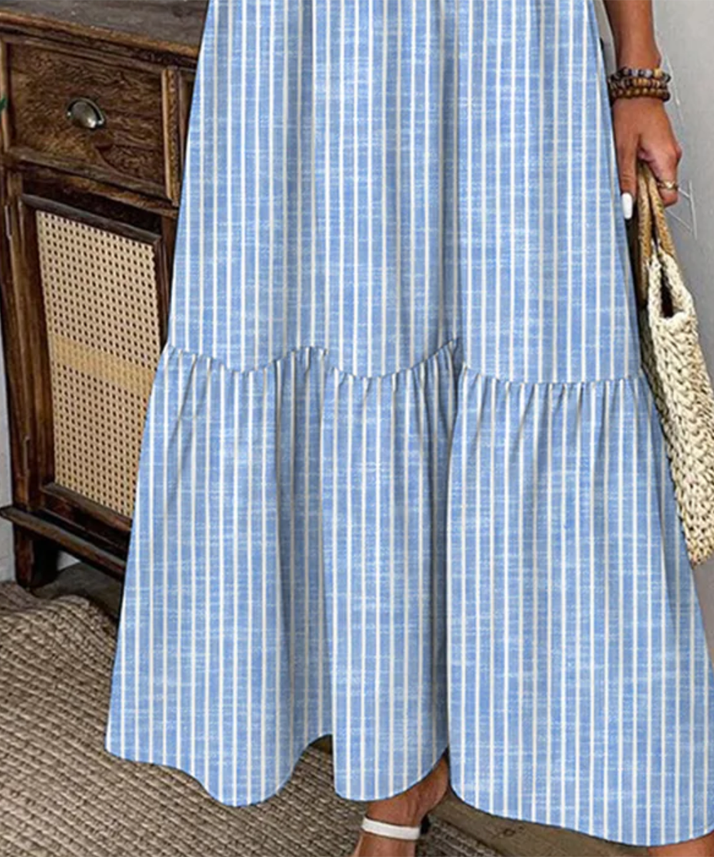 Luftiges, gestreiftes Maxikleid mit 3/4-Ärmeln