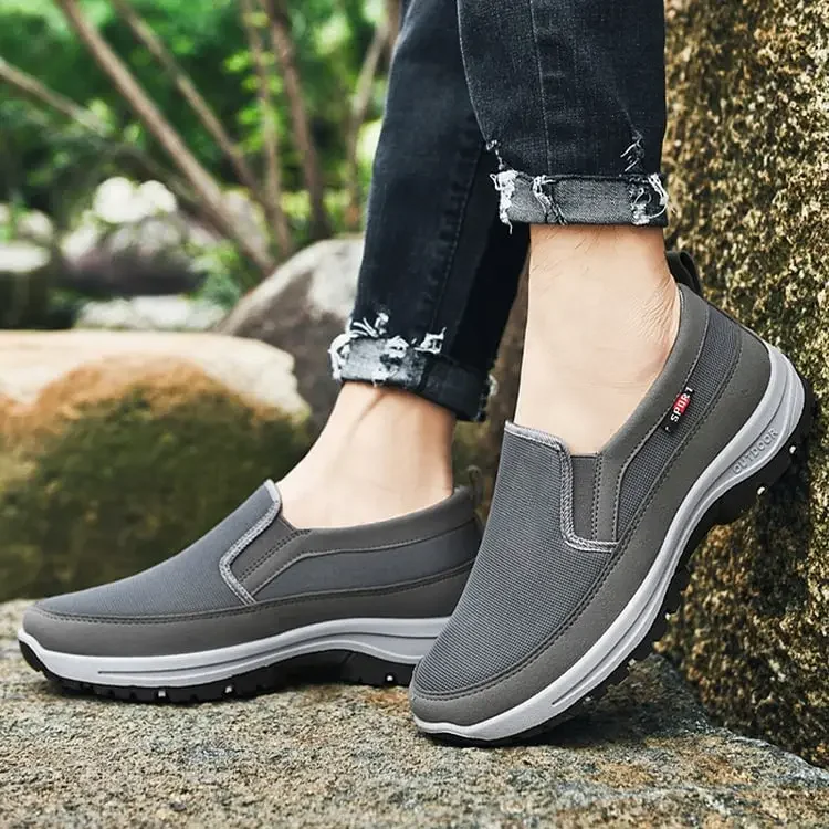 Bequeme und atmungsaktive Herren-Slipper