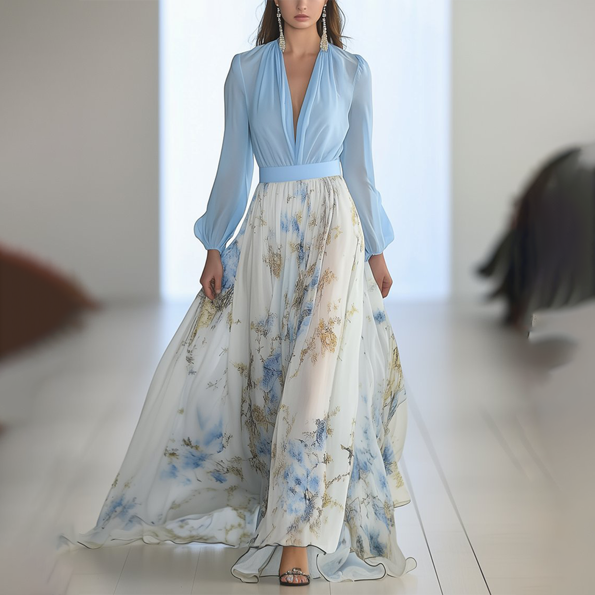 Atemberaubendes Maxikleid mit V-Ausschnitt und Blumenmuster