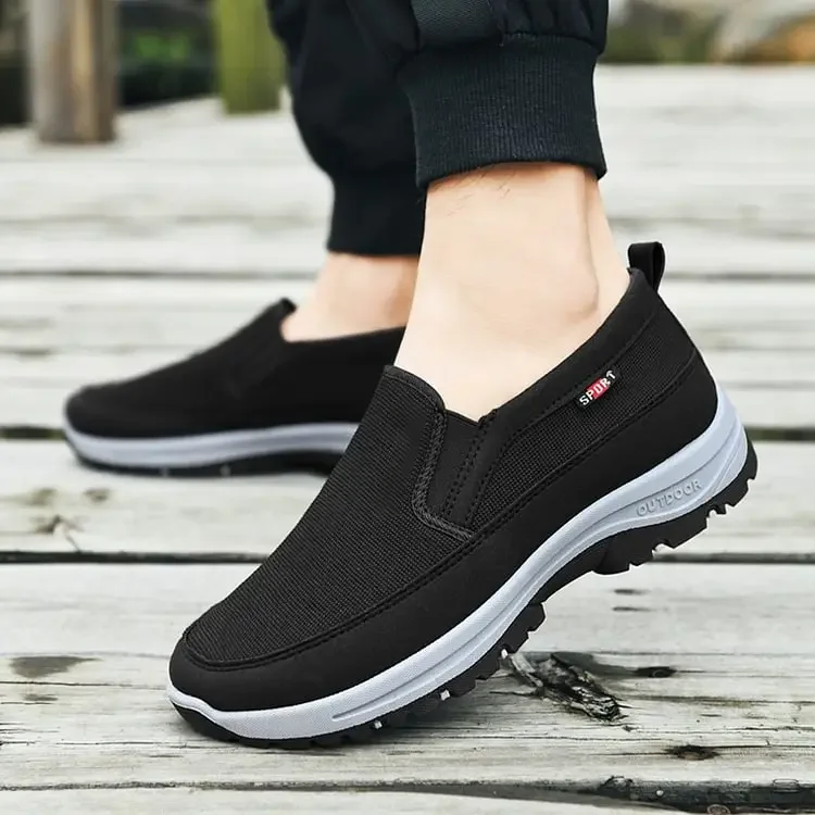 Bequeme und atmungsaktive Herren-Slipper