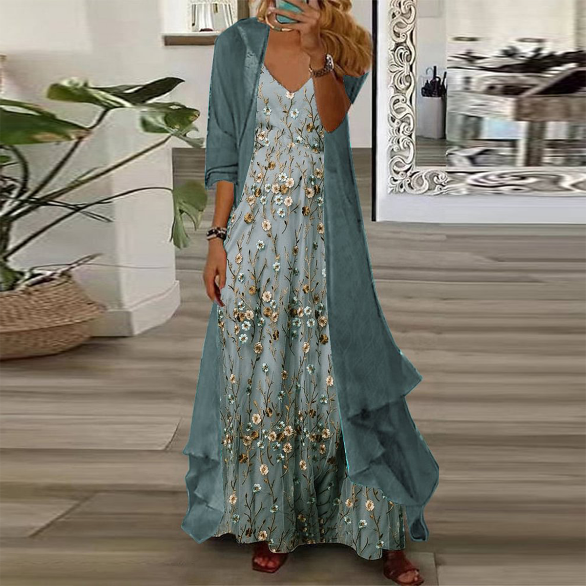 Jugendliches Maxikleid mit verspieltem Blumenmuster und dünner Jacke, zweiteiliges Outfit