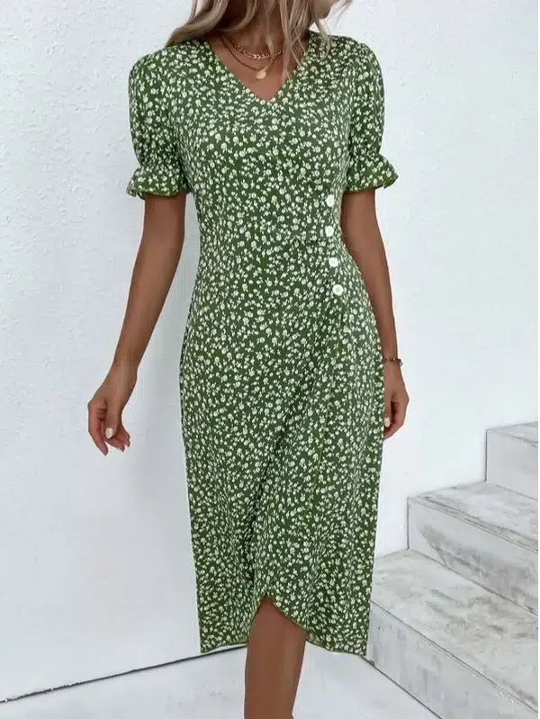 Kurzärmeliges grünes Midikleid mit Blumenmuster und Knopfleiste