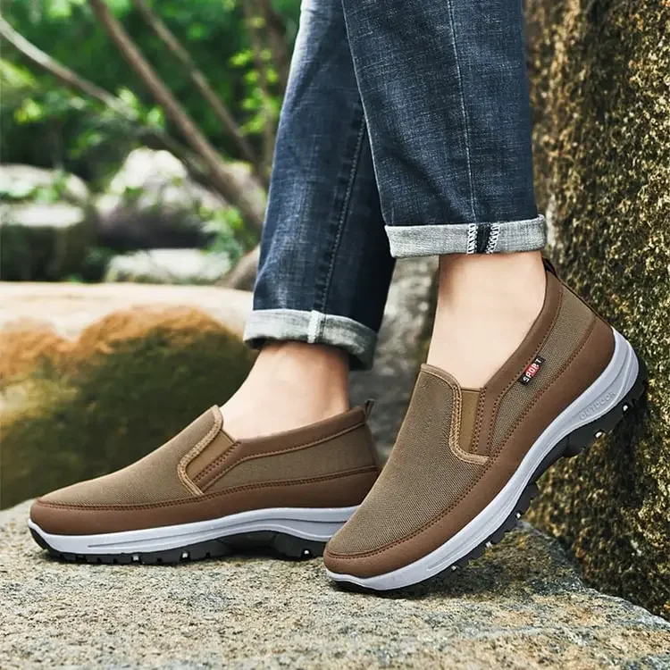 Bequeme und atmungsaktive Herren-Slipper