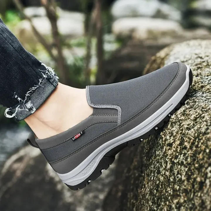 Bequeme und atmungsaktive Herren-Slipper