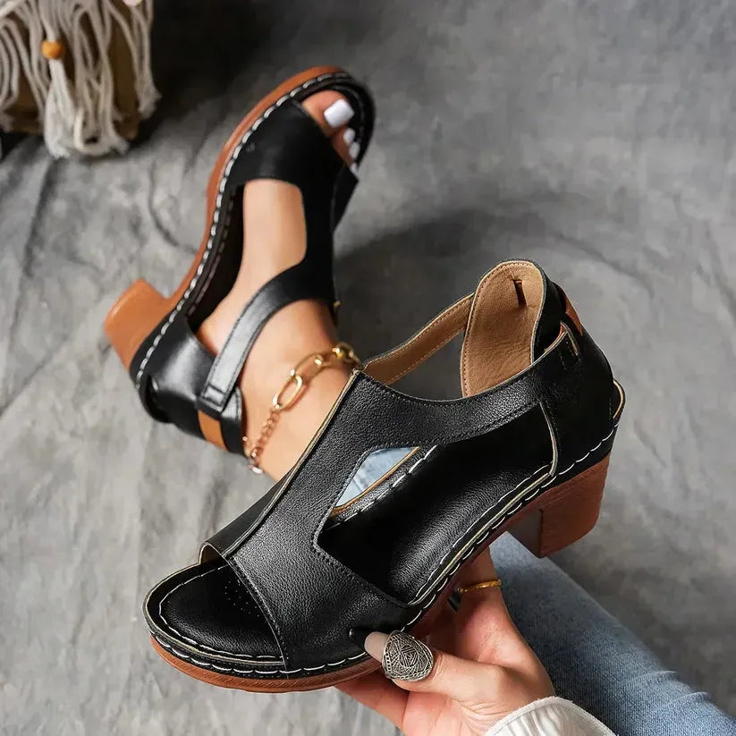 Damen-Sandaletten mit klobigem Absatz und Cut-outs