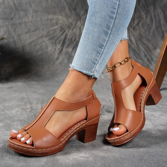 Damen-Sandaletten mit klobigem Absatz und Cut-outs